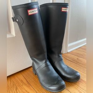 HUNTER Black Tall Rain Boot